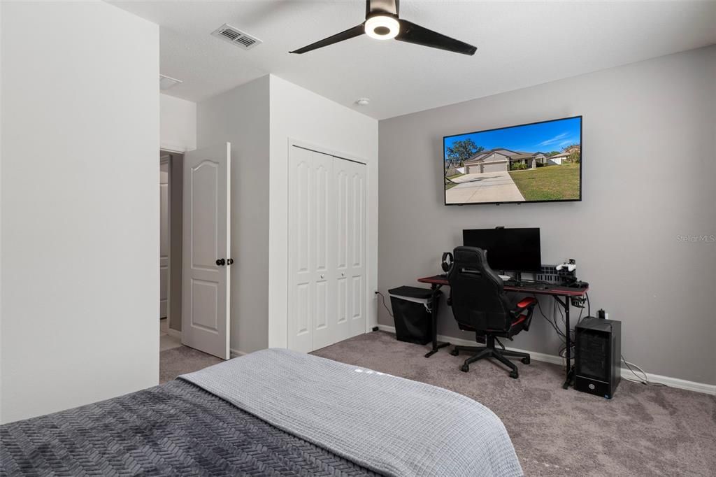 待售: $450,000 (4 贝兹, 3 浴室, 2438 平方英尺)