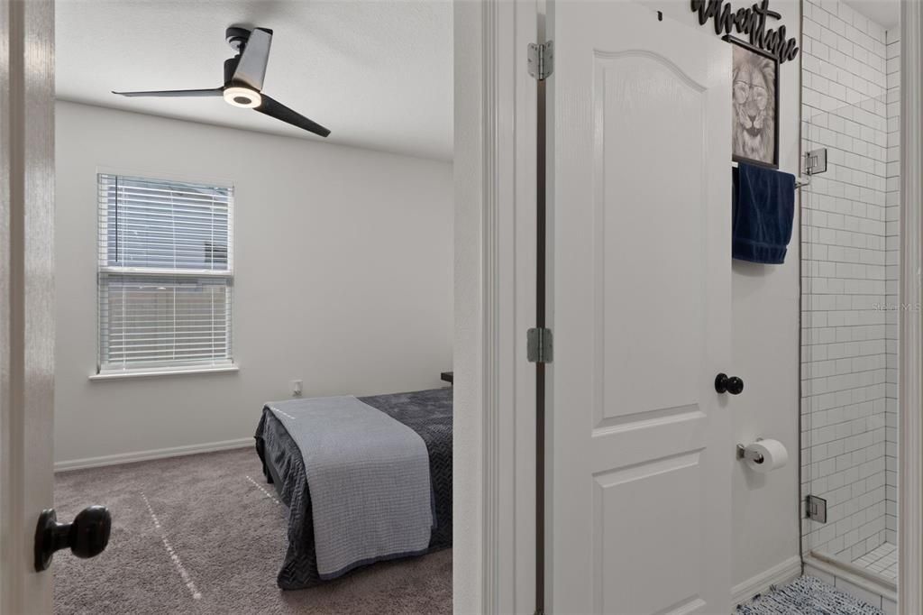 待售: $450,000 (4 贝兹, 3 浴室, 2438 平方英尺)