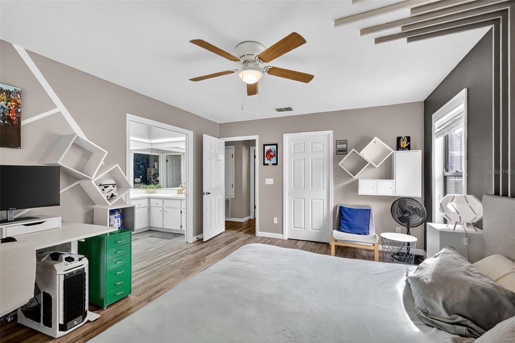 На продажу: $425,000 (3 спален, 2 ванн, 1901 Квадратных фут)