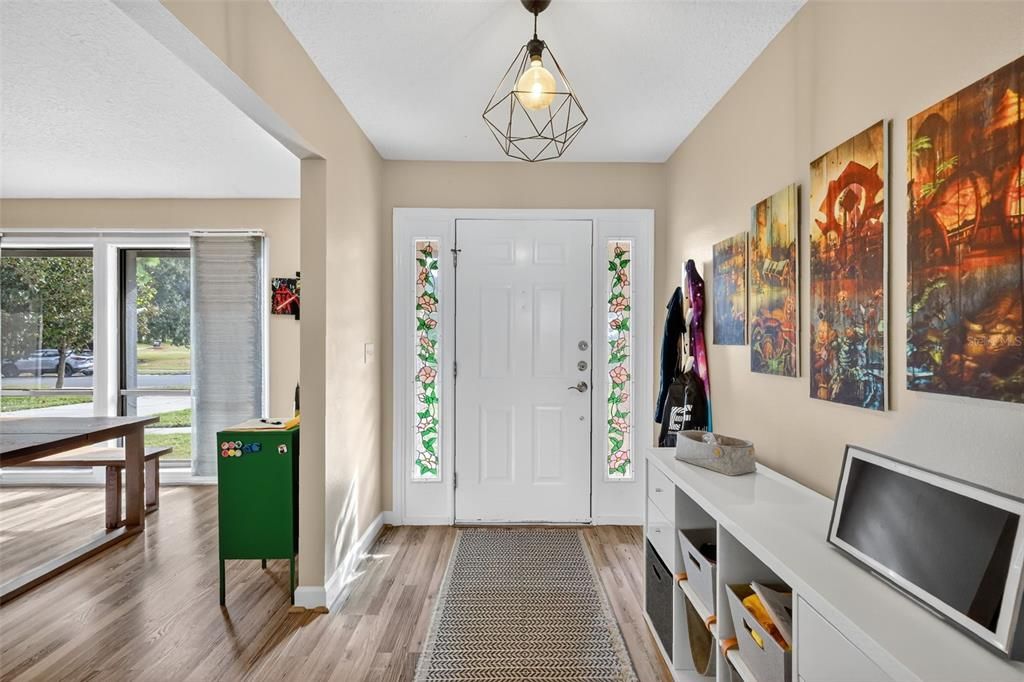 На продажу: $425,000 (3 спален, 2 ванн, 1901 Квадратных фут)