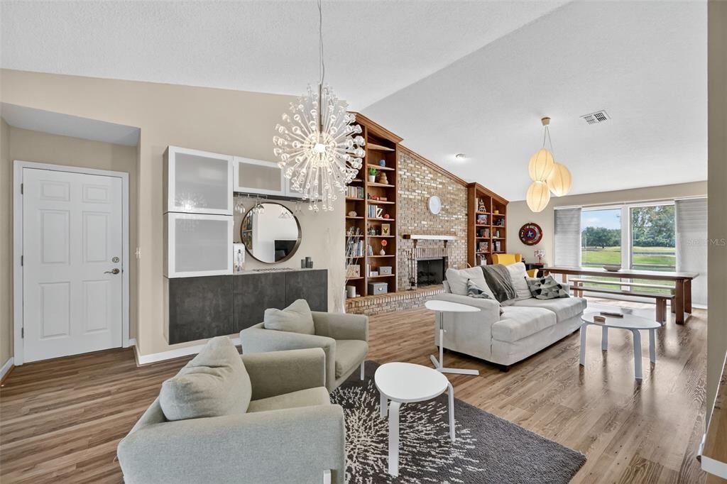 На продажу: $425,000 (3 спален, 2 ванн, 1901 Квадратных фут)