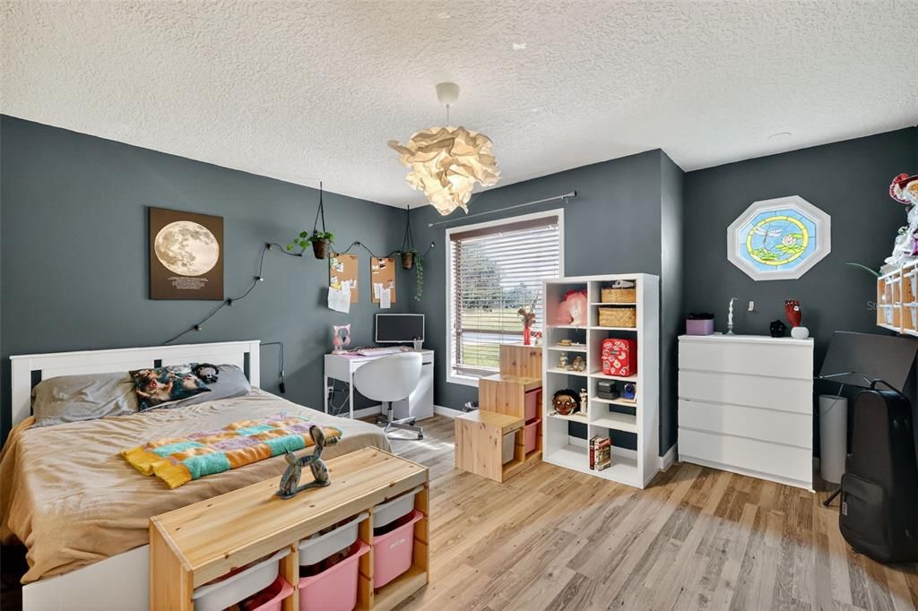 На продажу: $425,000 (3 спален, 2 ванн, 1901 Квадратных фут)