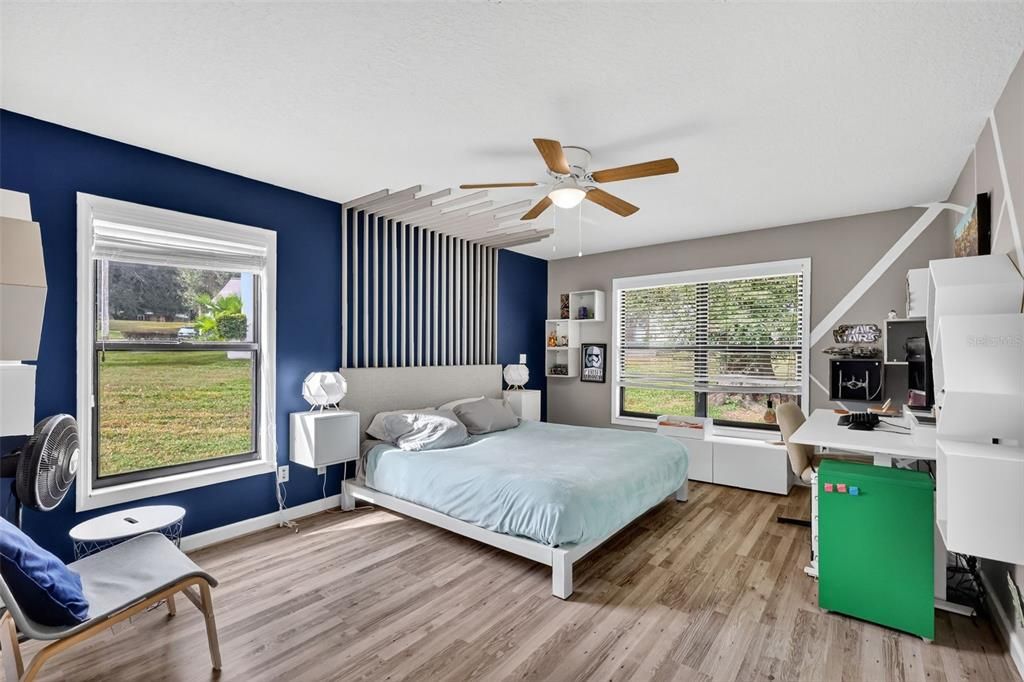 На продажу: $425,000 (3 спален, 2 ванн, 1901 Квадратных фут)