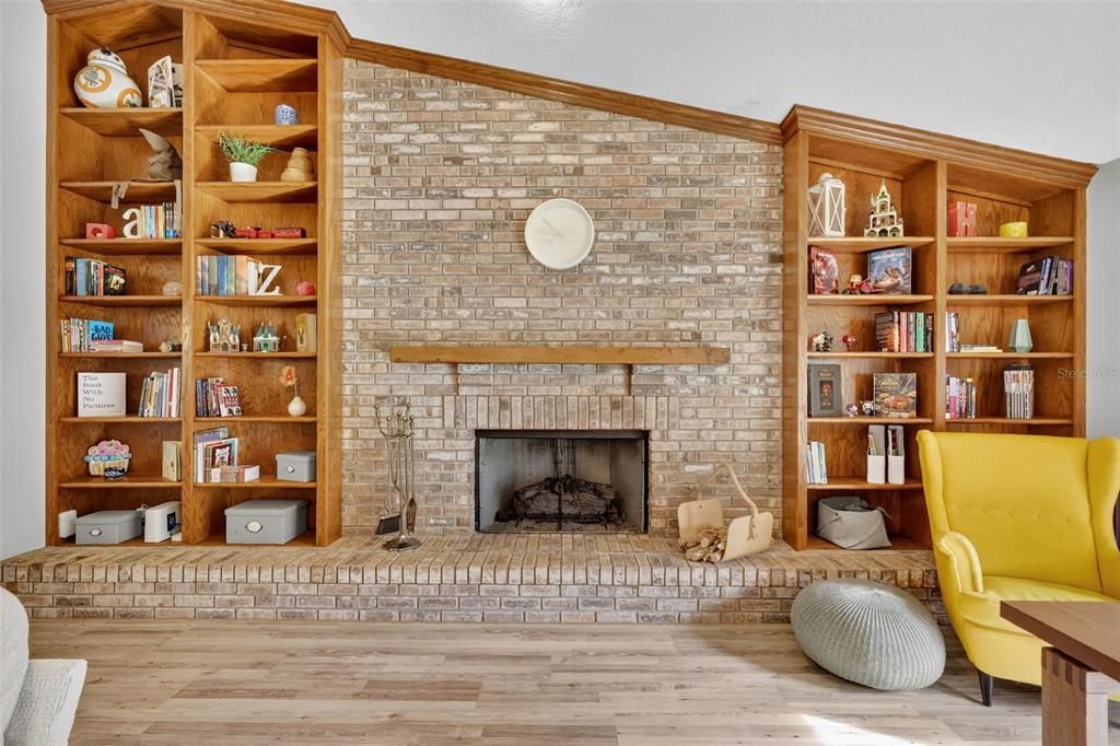 На продажу: $425,000 (3 спален, 2 ванн, 1901 Квадратных фут)