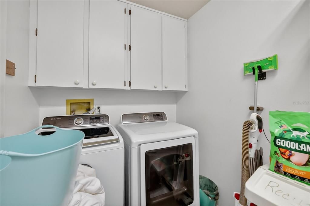 На продажу: $425,000 (3 спален, 2 ванн, 1901 Квадратных фут)