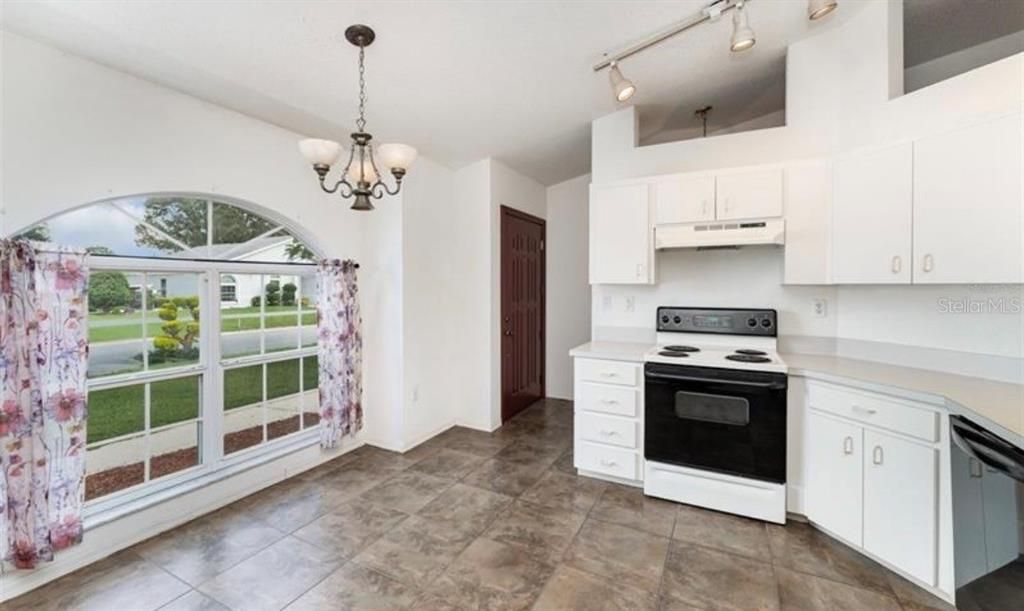 В аренду: $1,800 (3 спален, 2 ванн, 1271 Квадратных фут)