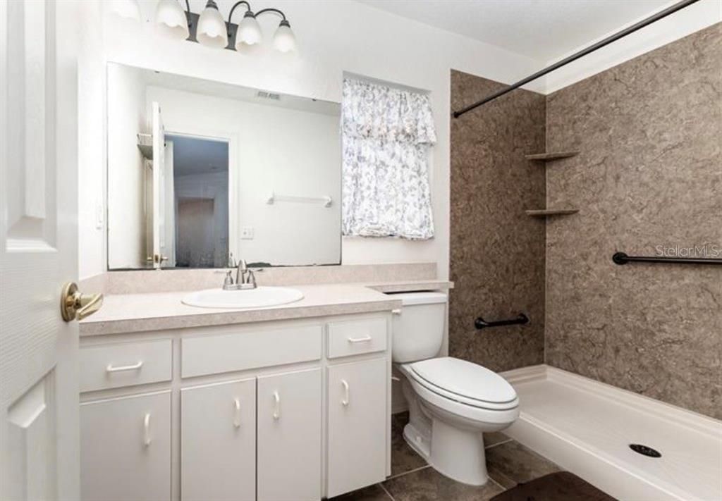 В аренду: $1,800 (3 спален, 2 ванн, 1271 Квадратных фут)