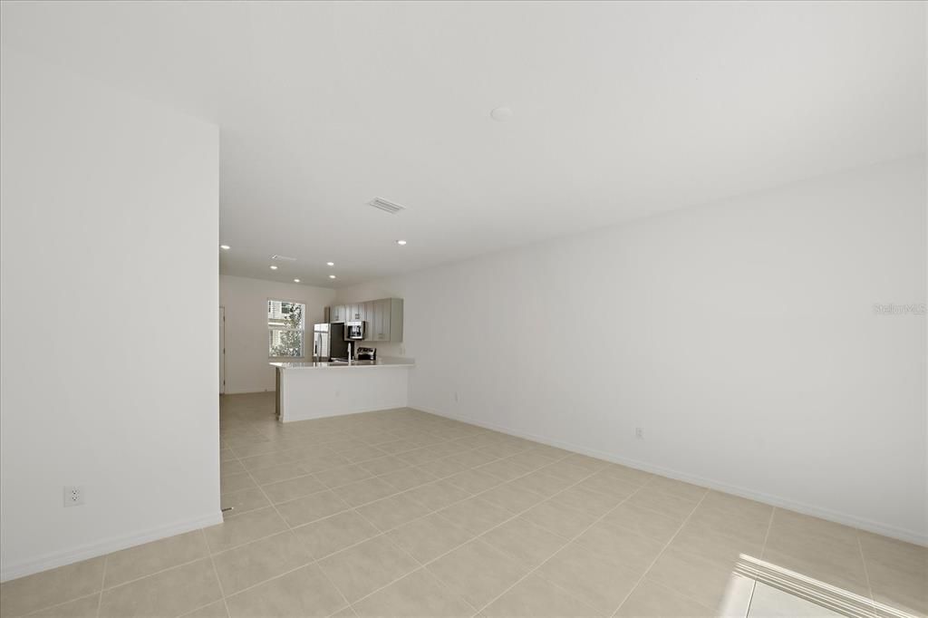 For Rent: $1,995 (2 beds, 2 baths, 1199 Square Feet)