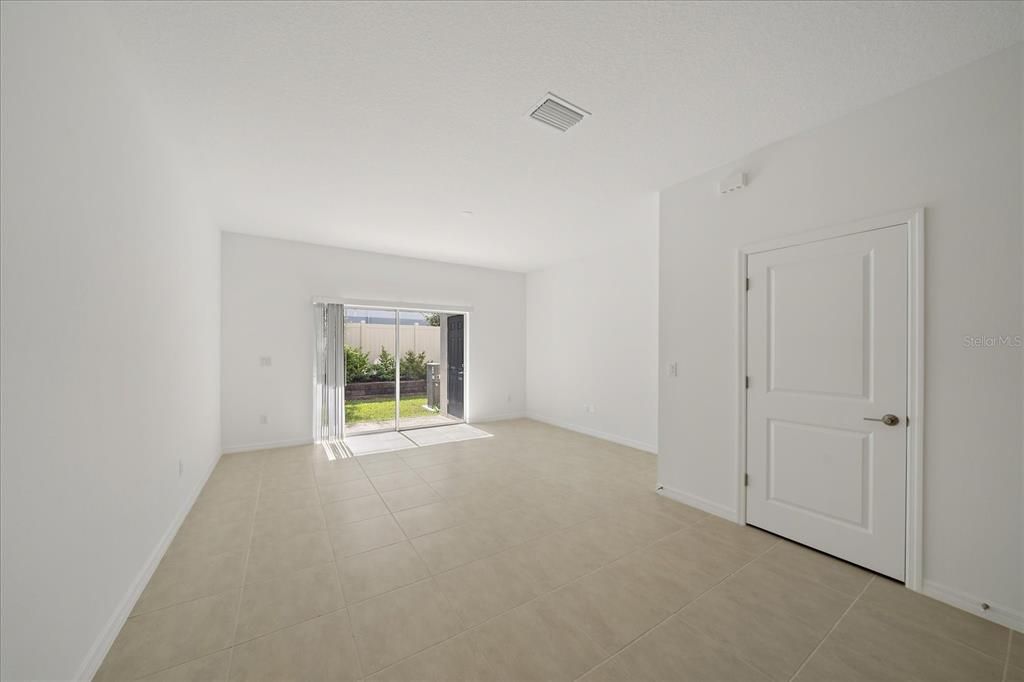 For Rent: $1,995 (2 beds, 2 baths, 1199 Square Feet)