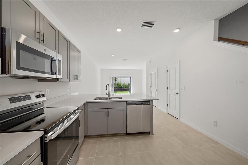 For Rent: $1,995 (2 beds, 2 baths, 1199 Square Feet)