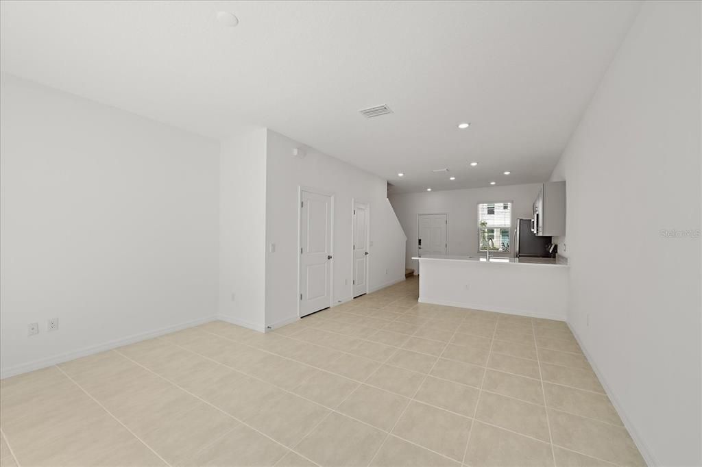 For Rent: $1,995 (2 beds, 2 baths, 1199 Square Feet)