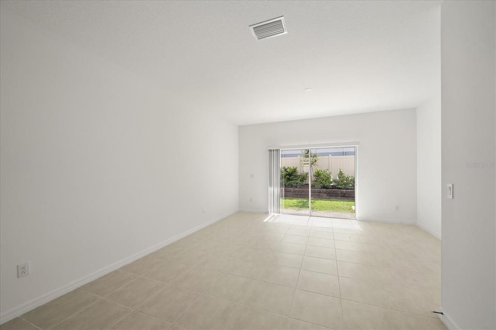 For Rent: $1,995 (2 beds, 2 baths, 1199 Square Feet)