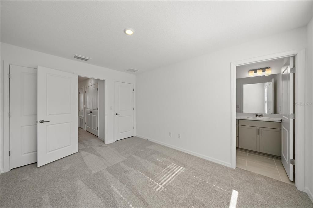 For Rent: $1,995 (2 beds, 2 baths, 1199 Square Feet)