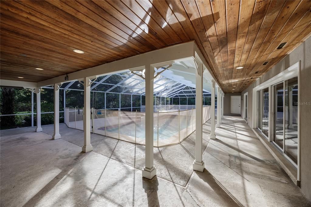 For Sale: $695,000 (5 beds, 4 baths, 4327 Square Feet)