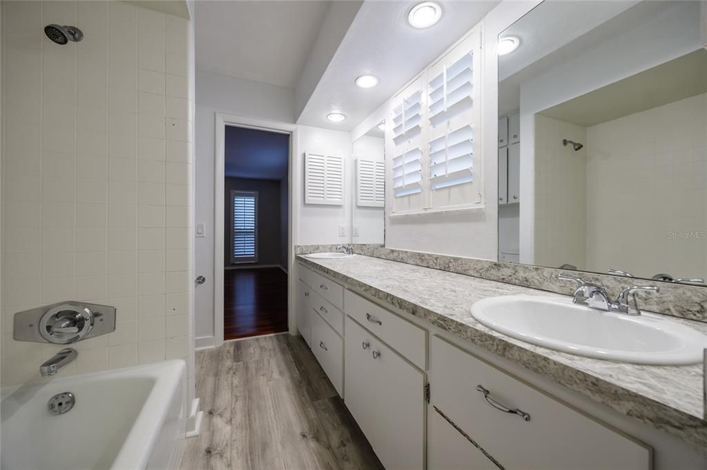 For Sale: $695,000 (5 beds, 4 baths, 4327 Square Feet)