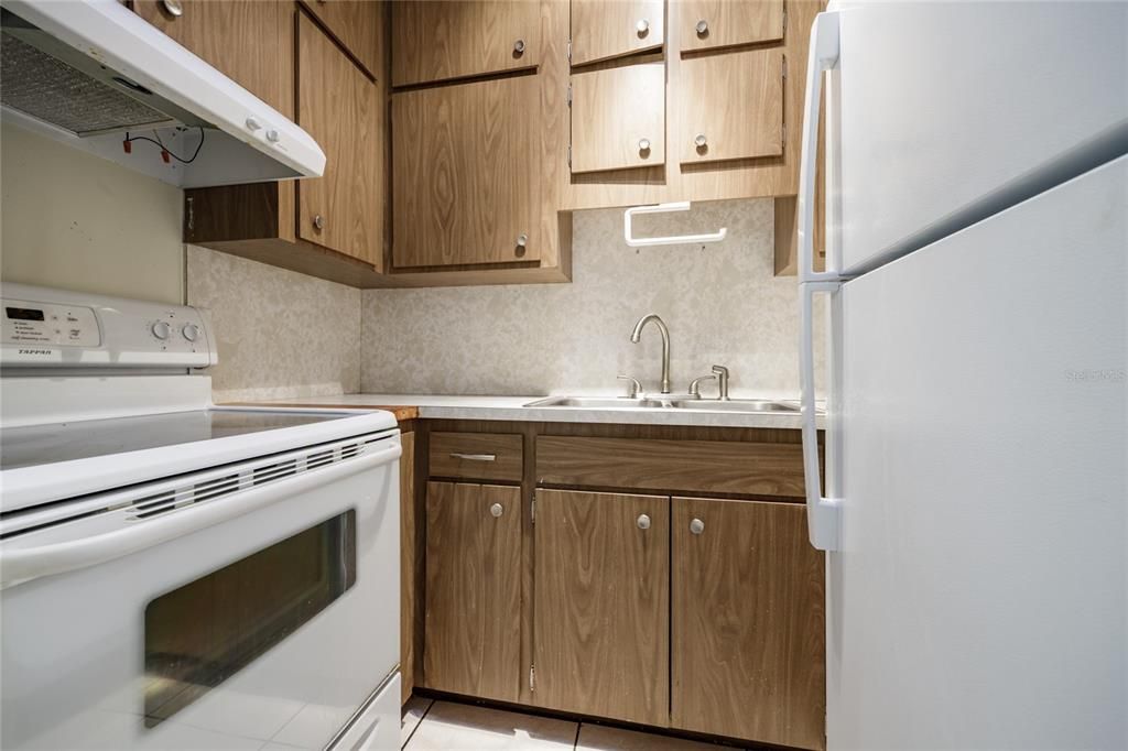 For Sale: $695,000 (5 beds, 4 baths, 4327 Square Feet)