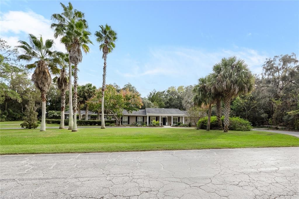 For Sale: $695,000 (5 beds, 4 baths, 4327 Square Feet)