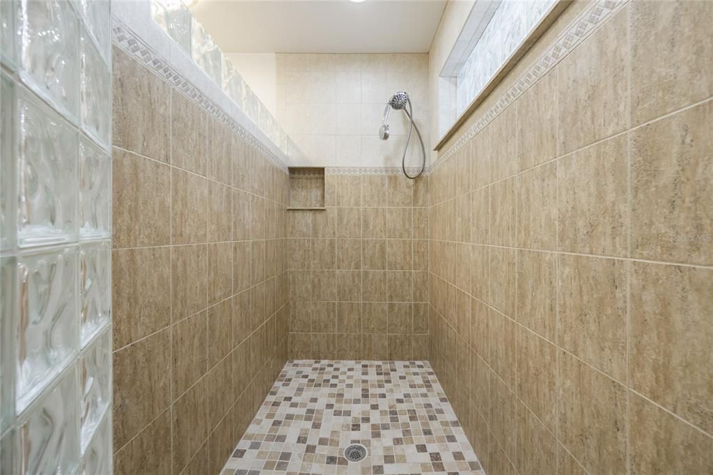 For Sale: $695,000 (5 beds, 4 baths, 4327 Square Feet)