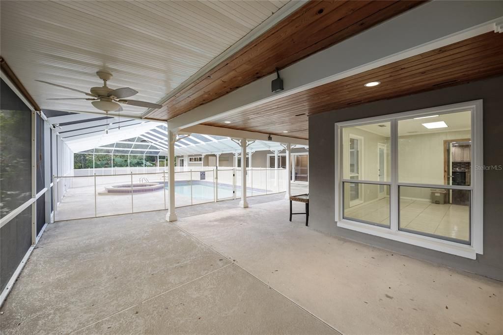 For Sale: $695,000 (5 beds, 4 baths, 4327 Square Feet)