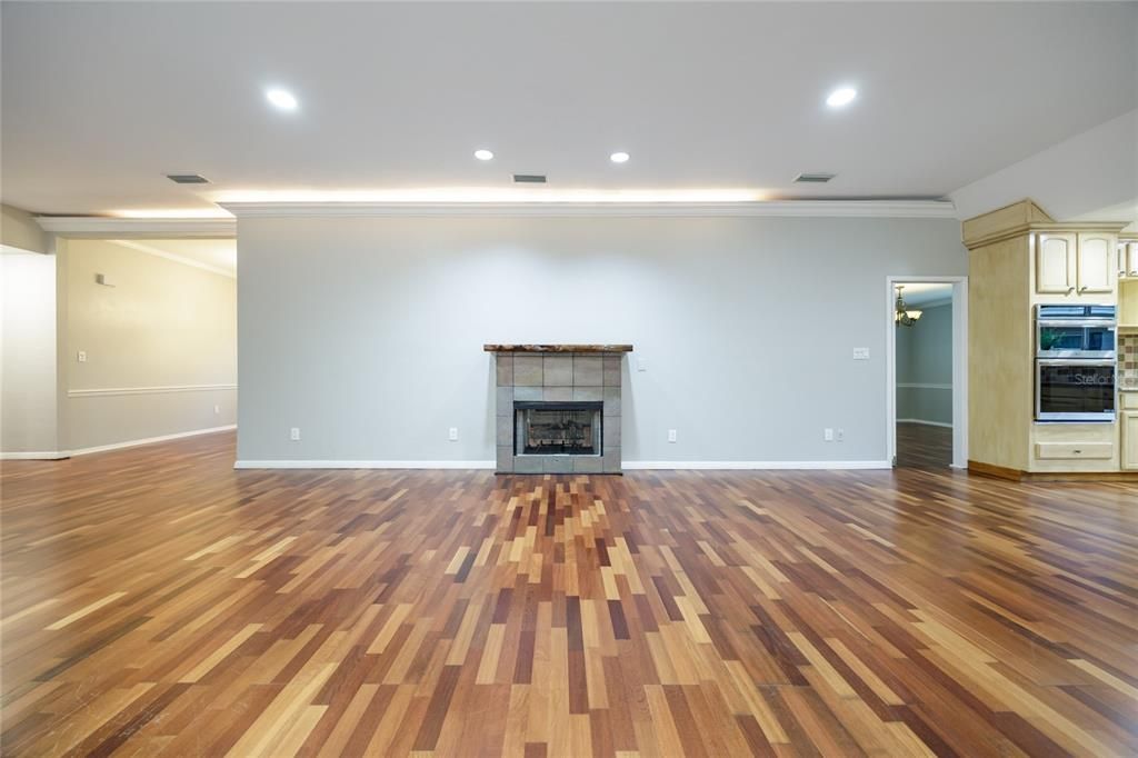 For Sale: $695,000 (5 beds, 4 baths, 4327 Square Feet)