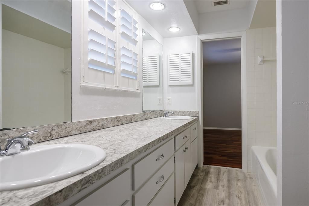 For Sale: $695,000 (5 beds, 4 baths, 4327 Square Feet)