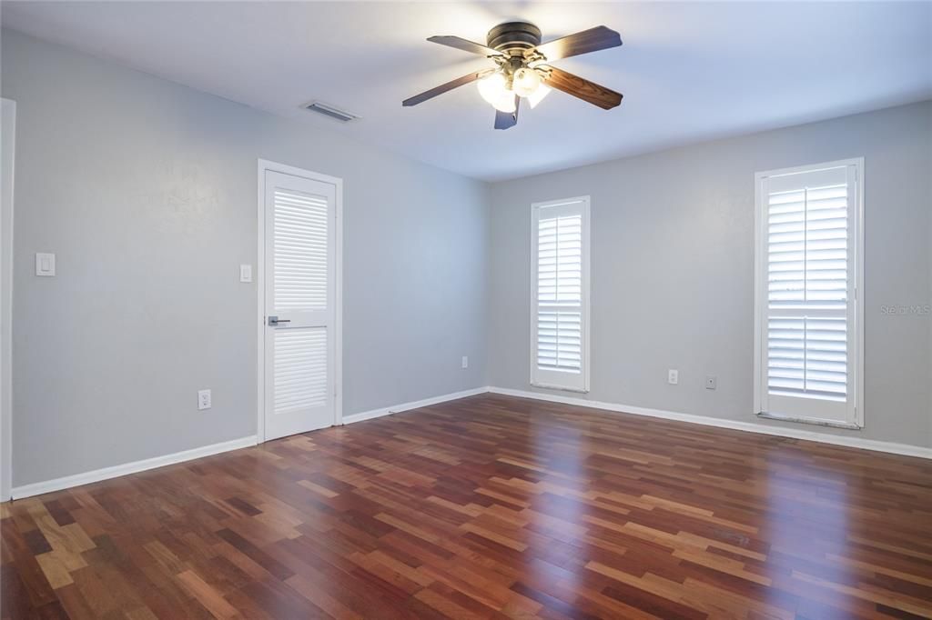 For Sale: $695,000 (5 beds, 4 baths, 4327 Square Feet)