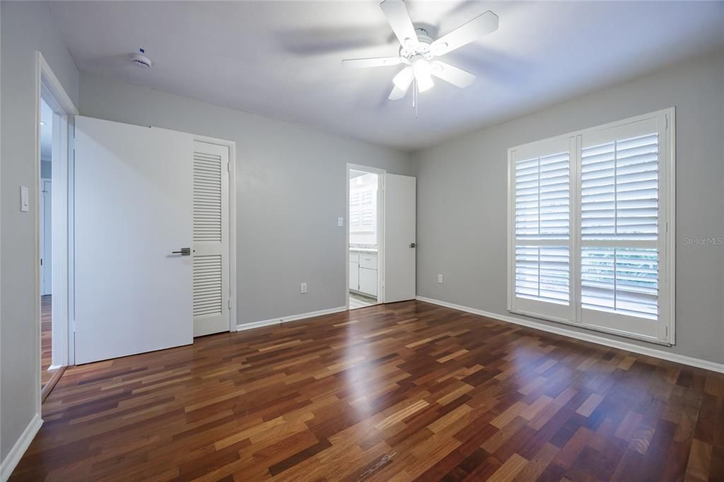 For Sale: $695,000 (5 beds, 4 baths, 4327 Square Feet)