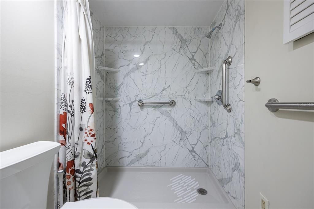 For Sale: $695,000 (5 beds, 4 baths, 4327 Square Feet)