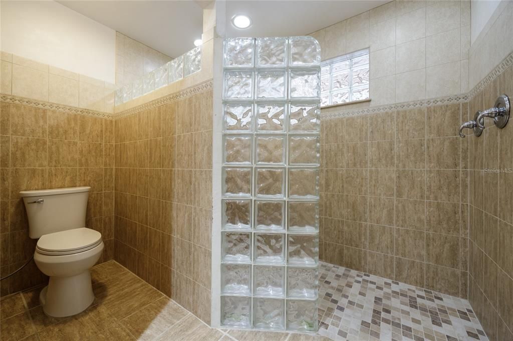 For Sale: $695,000 (5 beds, 4 baths, 4327 Square Feet)