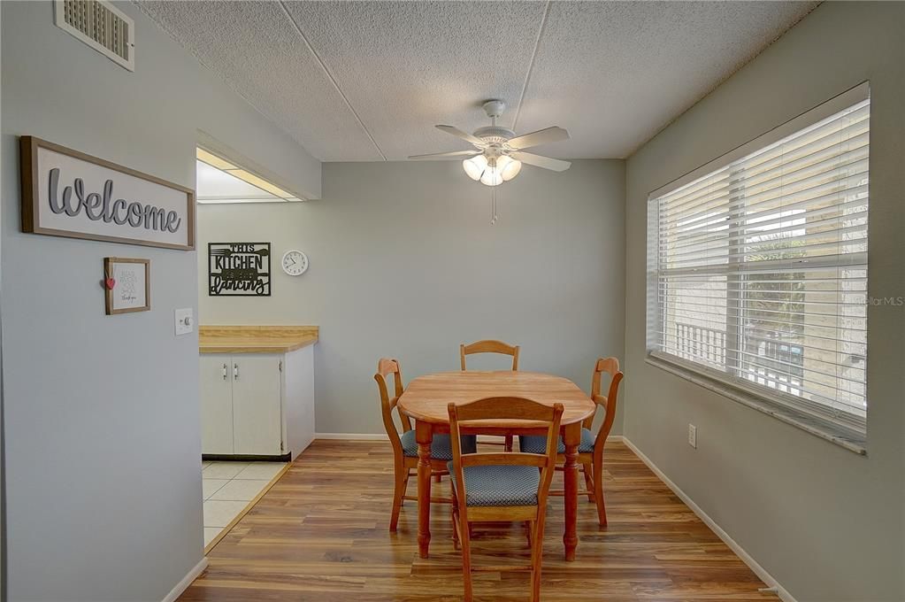 For Sale: $99,000 (1 beds, 1 baths, 874 Square Feet)
