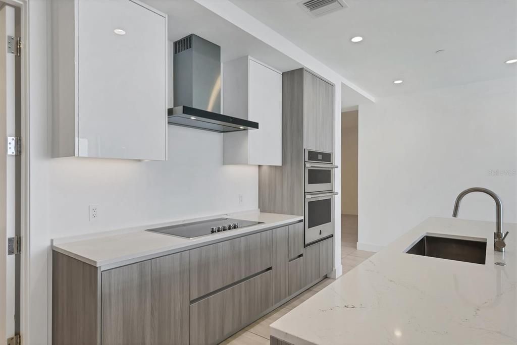 For Rent: $7,500 (2 beds, 3 baths, 1811 Square Feet)