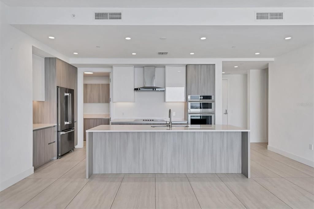 For Rent: $7,500 (2 beds, 3 baths, 1811 Square Feet)