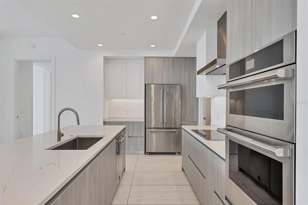 For Rent: $7,500 (2 beds, 3 baths, 1811 Square Feet)