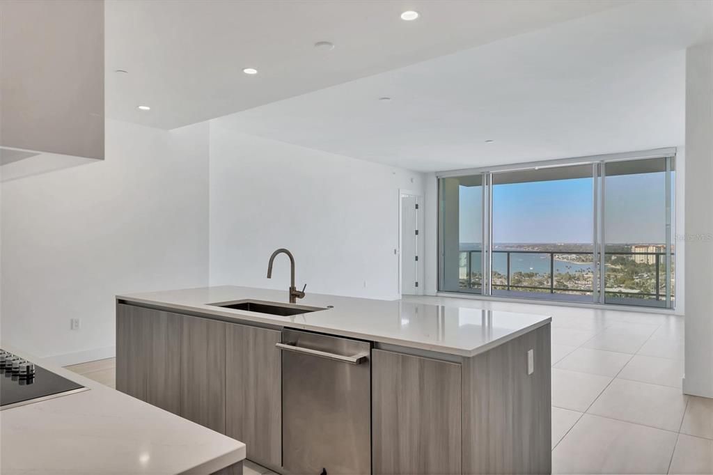 For Rent: $7,500 (2 beds, 3 baths, 1811 Square Feet)