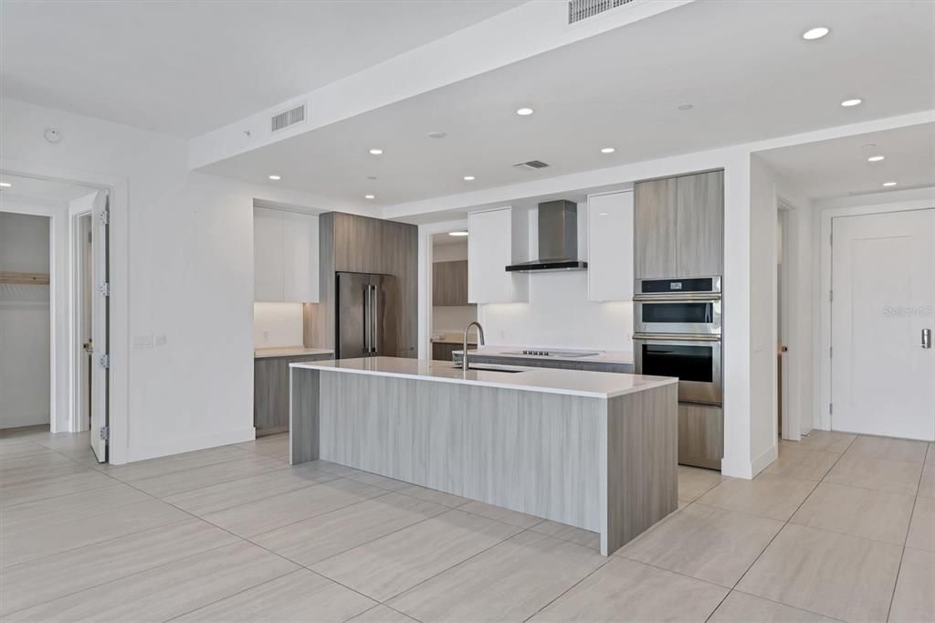 For Rent: $7,500 (2 beds, 3 baths, 1811 Square Feet)