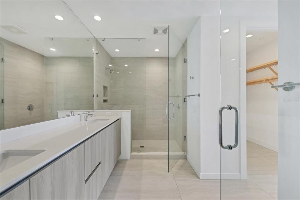 For Rent: $7,500 (2 beds, 3 baths, 1811 Square Feet)