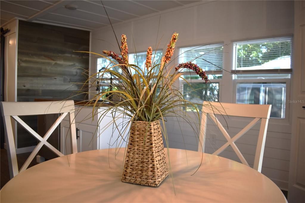 На продажу: $174,900 (2 спален, 1 ванн, 770 Квадратных фут)