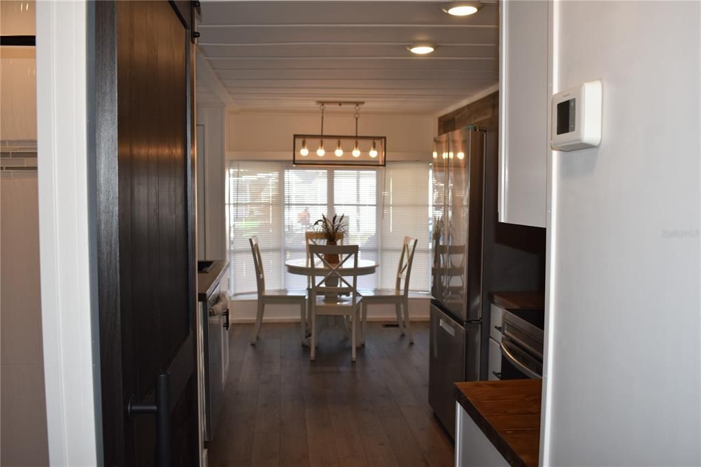 На продажу: $174,900 (2 спален, 1 ванн, 770 Квадратных фут)