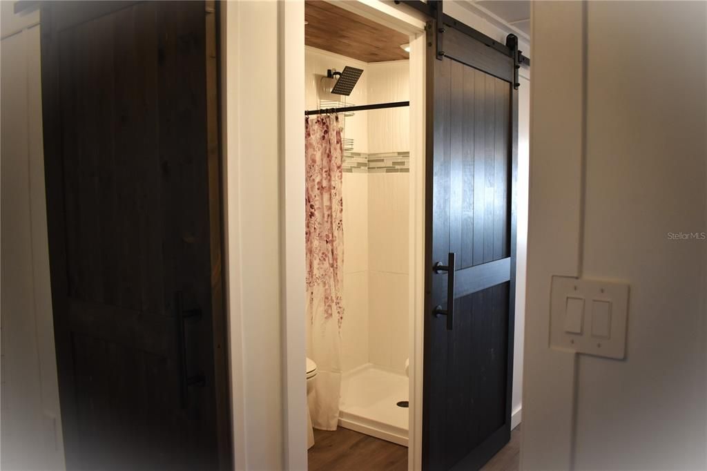 На продажу: $174,900 (2 спален, 1 ванн, 770 Квадратных фут)