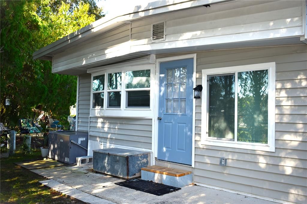 На продажу: $174,900 (2 спален, 1 ванн, 770 Квадратных фут)