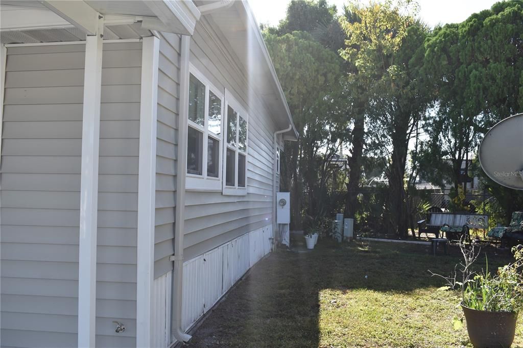 На продажу: $174,900 (2 спален, 1 ванн, 770 Квадратных фут)