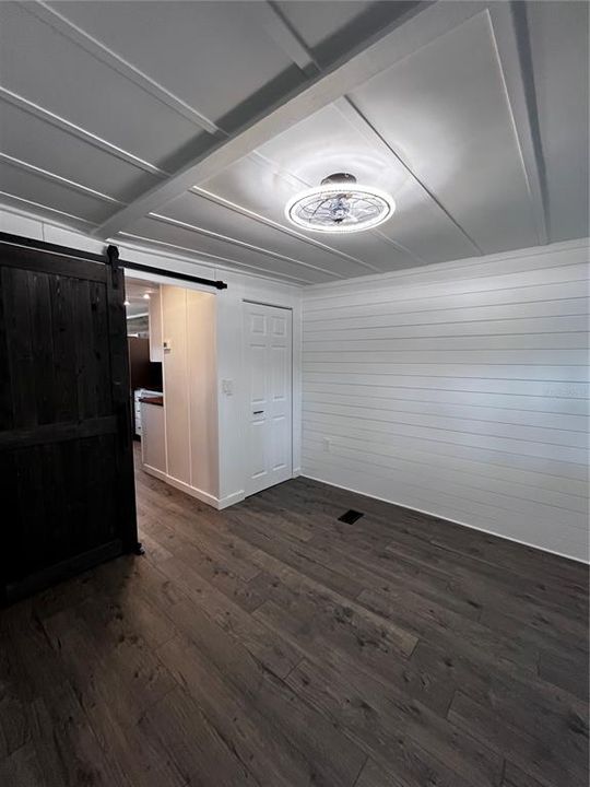 На продажу: $174,900 (2 спален, 1 ванн, 770 Квадратных фут)