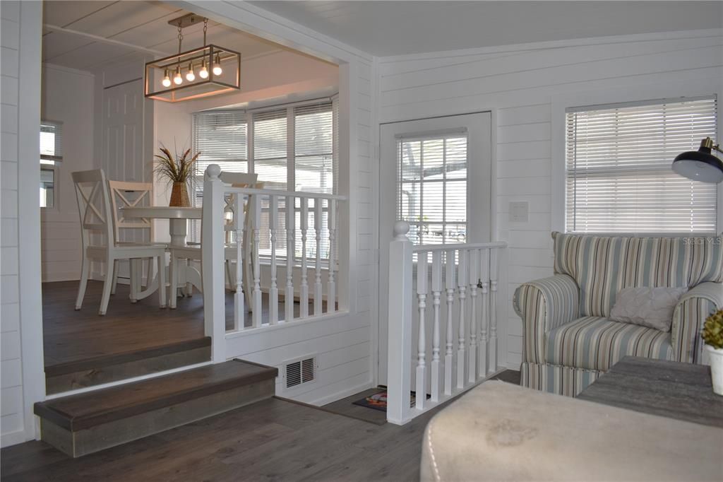 На продажу: $174,900 (2 спален, 1 ванн, 770 Квадратных фут)