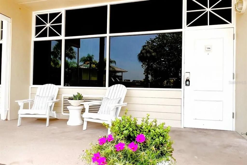 For Sale: $170,000 (1 beds, 1 baths, 464 Square Feet)