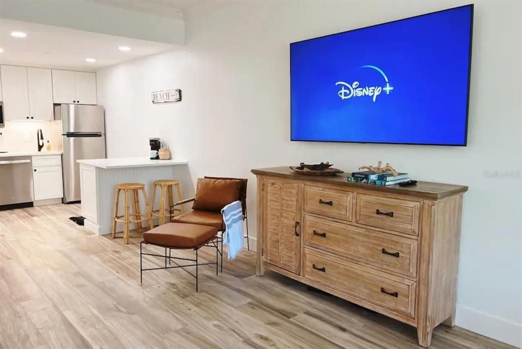 For Sale: $170,000 (1 beds, 1 baths, 464 Square Feet)