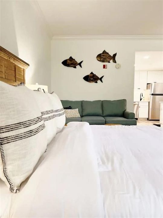 For Sale: $170,000 (1 beds, 1 baths, 464 Square Feet)