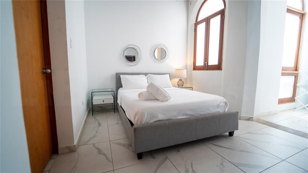 En Venta: $575,000 (1 camas, 1 baños, 823 Pies cuadrados)