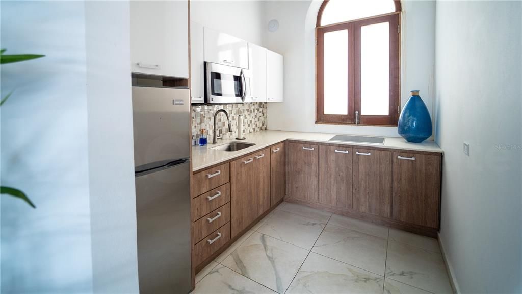 En Venta: $575,000 (1 camas, 1 baños, 823 Pies cuadrados)