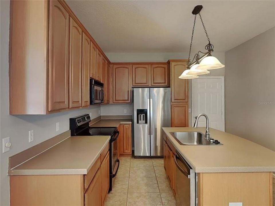 For Rent: $2,799 (4 beds, 3 baths, 2501 Square Feet)