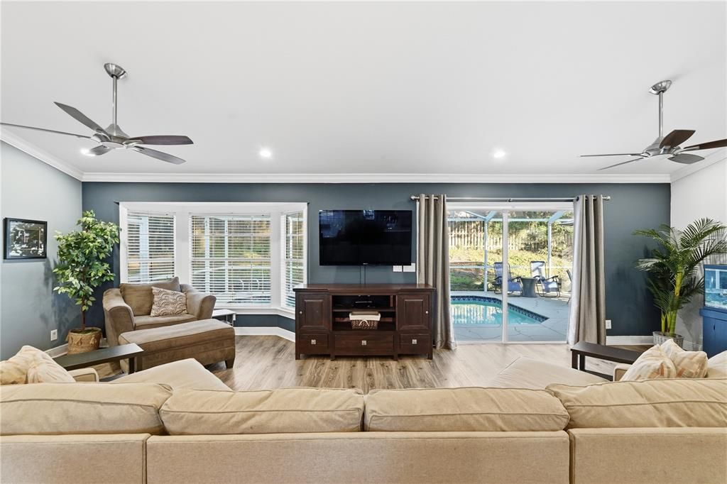 合同活跃: $450,000 (3 贝兹, 2 浴室, 1680 平方英尺)